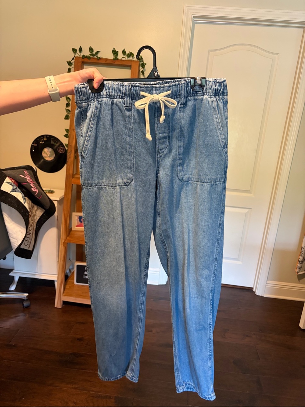 Gap elastic waist jeans